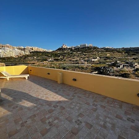Conmal Penthouse In Mellieha Bay Apartment Exterior photo